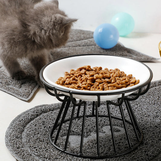Gamelle chat surélevée céramique en action